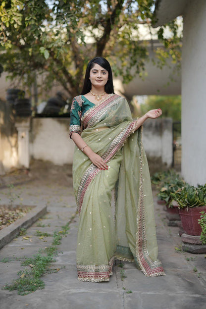 A Adorable & Most Beautiful Designer Banarasi Crush Saree